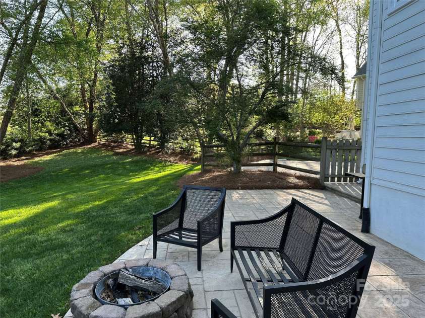 9508 Hayenridge Court, Huntersville, NC 28078.  MLS# CAR4244519, YatesRealty ID 13020. 