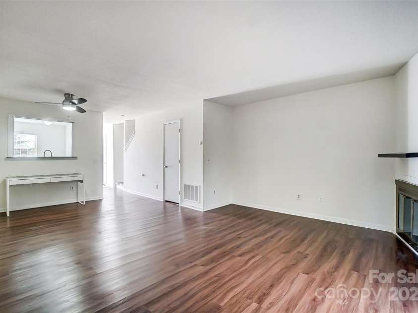 3109 Heathstead Place, Charlotte, NC 28210.  MLS# CAR4254075, YatesRealty ID 13021. 