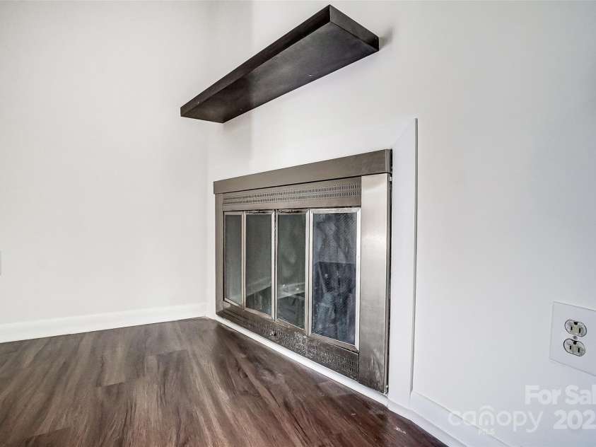 3109 Heathstead Place, Charlotte, NC 28210.  MLS# CAR4254075, YatesRealty ID 13021. 