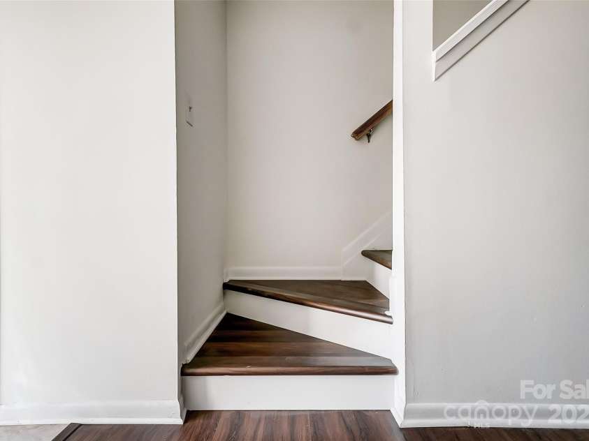 3109 Heathstead Place, Charlotte, NC 28210.  MLS# CAR4254075, YatesRealty ID 13021. 