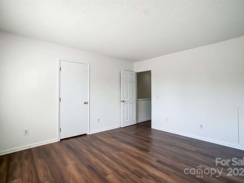 3109 Heathstead Place, Charlotte, NC 28210.  MLS# CAR4254075, YatesRealty ID 13021. 