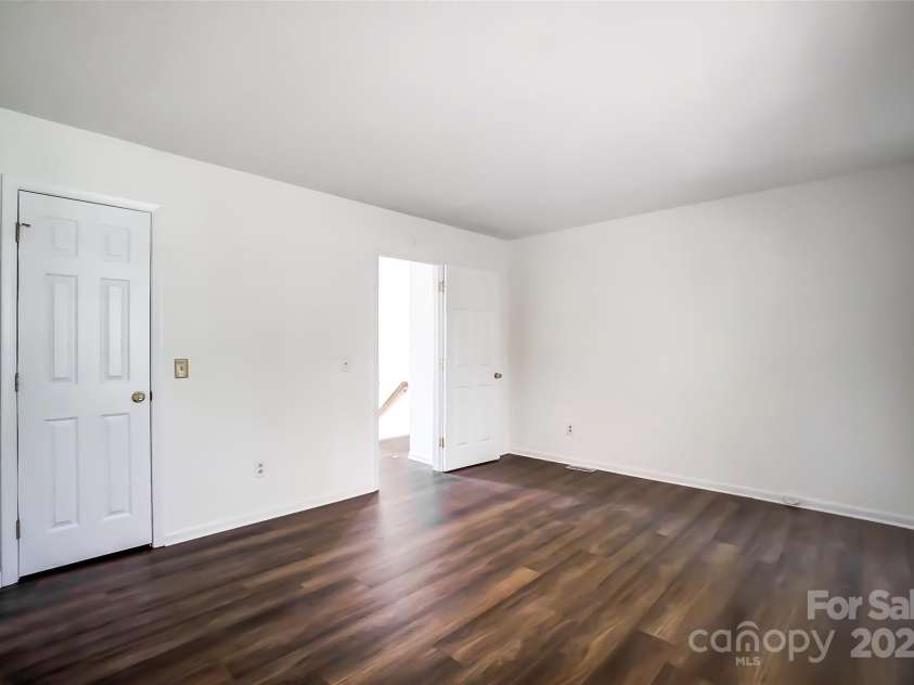 3109 Heathstead Place, Charlotte, NC 28210.  MLS# CAR4254075, YatesRealty ID 13021. 