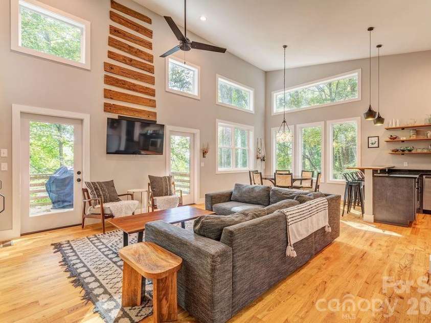 42 Salola Street, Asheville, NC 28806.  MLS# CAR4369930, YatesRealty ID 13021. 
