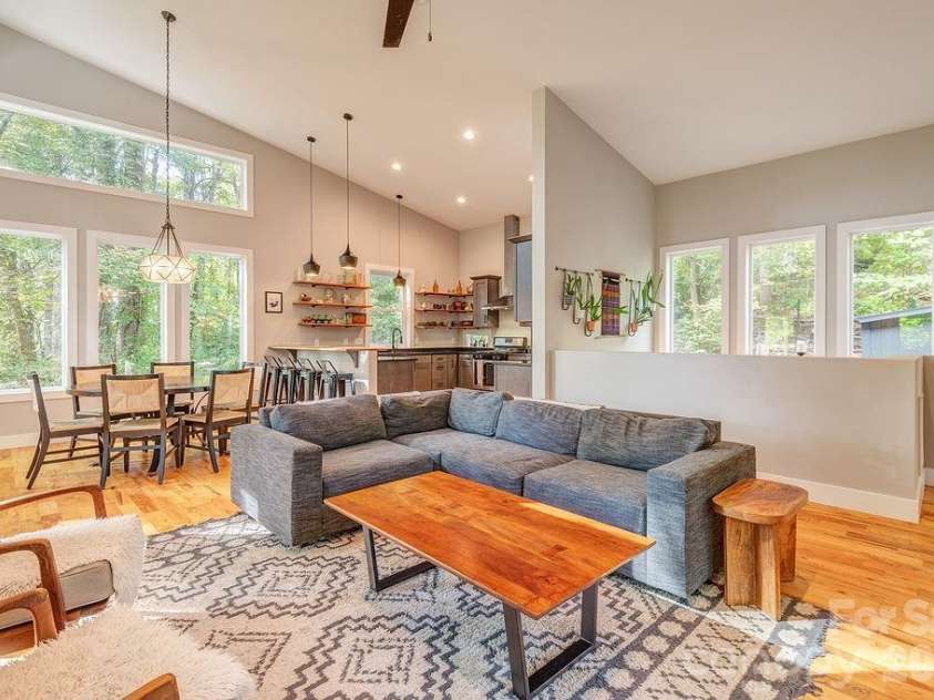 42 Salola Street, Asheville, NC 28806.  MLS# CAR4369930, YatesRealty ID 13021. 