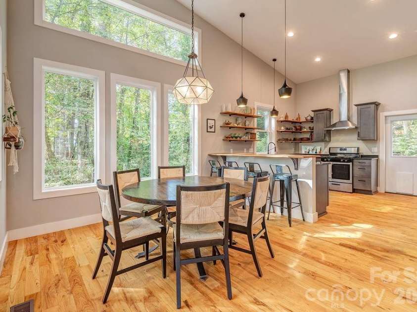42 Salola Street, Asheville, NC 28806.  MLS# CAR4369930, YatesRealty ID 13021. 