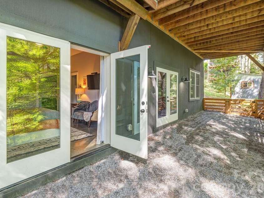 42 Salola Street, Asheville, NC 28806.  MLS# CAR4369930, YatesRealty ID 13021. 