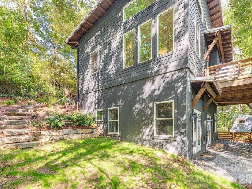 42 Salola Street, Asheville, NC 28806.  MLS# CAR4369930, YatesRealty ID 13021. 