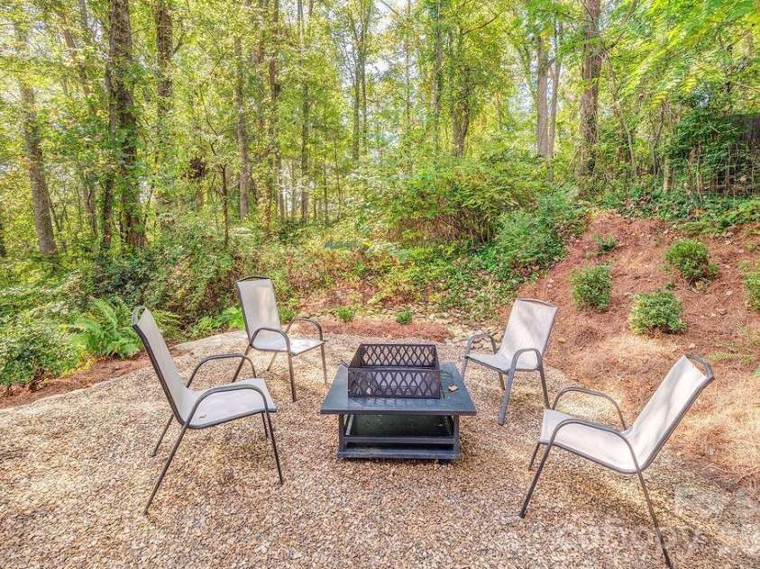 42 Salola Street, Asheville, NC 28806.  MLS# CAR4369930, YatesRealty ID 13021. 