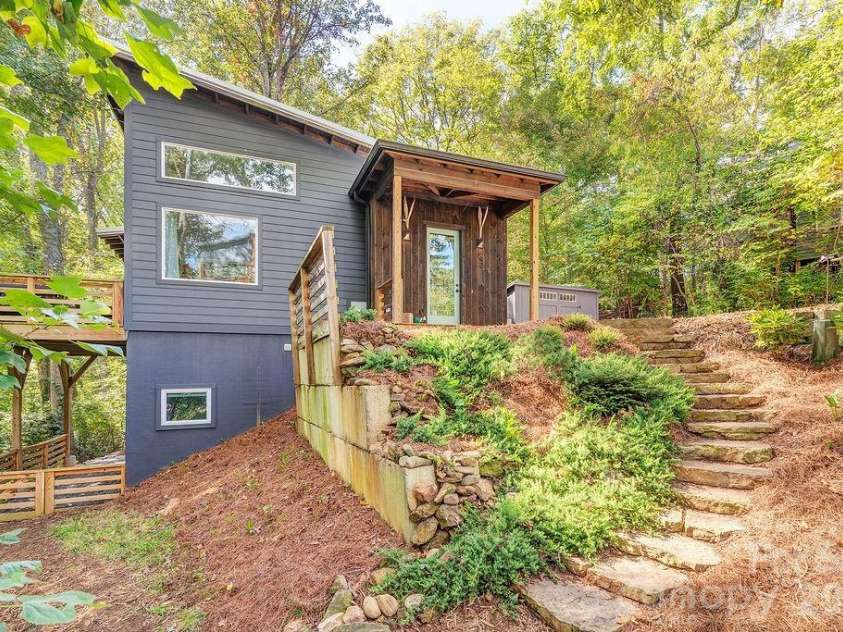 42 Salola Street, Asheville, NC 28806.  MLS# CAR4369930, YatesRealty ID 13021. 
