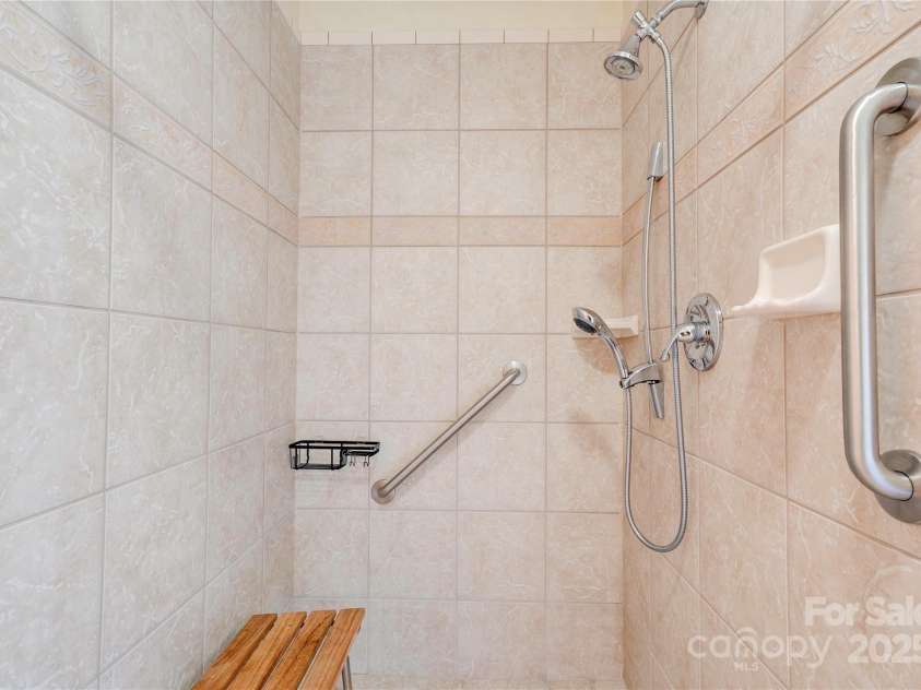 1184 Cambridge Drive, Shelby, NC 28152.  MLS# CAR4258858, YatesRealty ID 13022. Bathroom 3