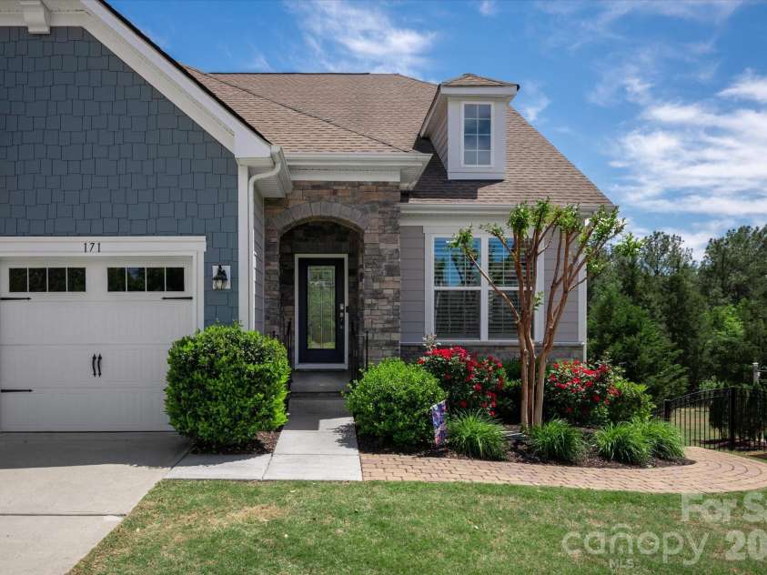 171 Sweet Briar Drive, Fort Mill, SC 29707.  MLS# CAR4370153, YatesRealty ID 13022. 