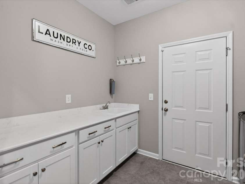 171 Sweet Briar Drive, Fort Mill, SC 29707.  MLS# CAR4370153, YatesRealty ID 13022. 