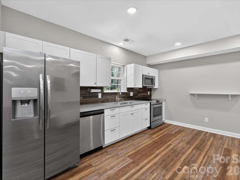 171 Sweet Briar Drive, Fort Mill, SC 29707.  MLS# CAR4370153, YatesRealty ID 13022. 