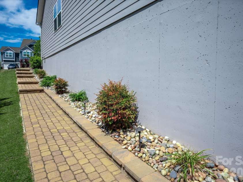 171 Sweet Briar Drive, Fort Mill, SC 29707.  MLS# CAR4370153, YatesRealty ID 13022. 