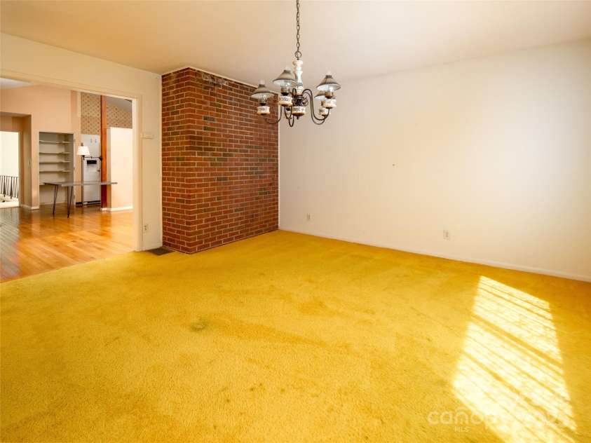 196 Woodland Terrace, Brevard, NC 28712.  MLS# CAR4254035, YatesRealty ID 13024. 