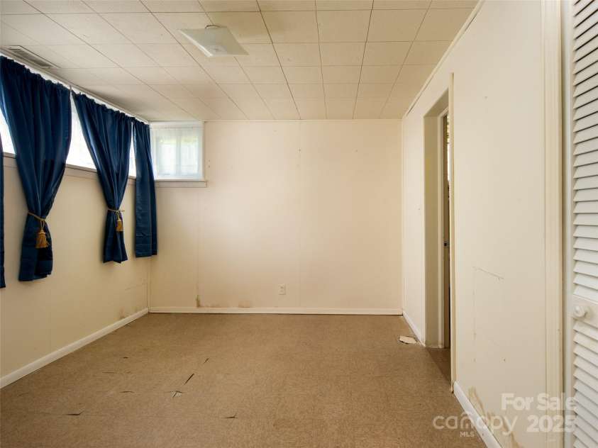 196 Woodland Terrace, Brevard, NC 28712.  MLS# CAR4254035, YatesRealty ID 13024. 