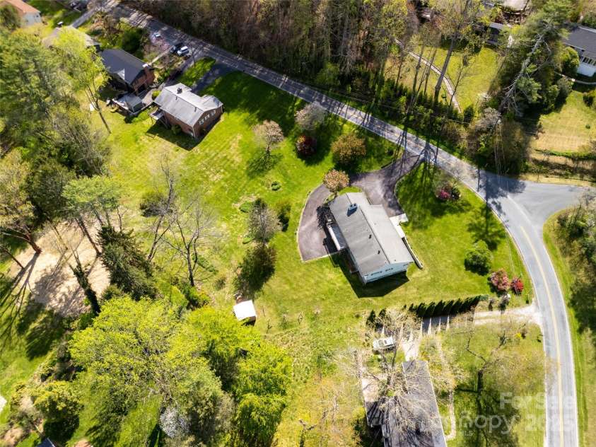 196 Woodland Terrace, Brevard, NC 28712.  MLS# CAR4254035, YatesRealty ID 13024. 