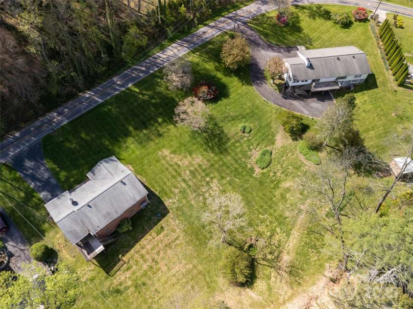 196 Woodland Terrace, Brevard, NC 28712.  MLS# CAR4254035, YatesRealty ID 13024. 