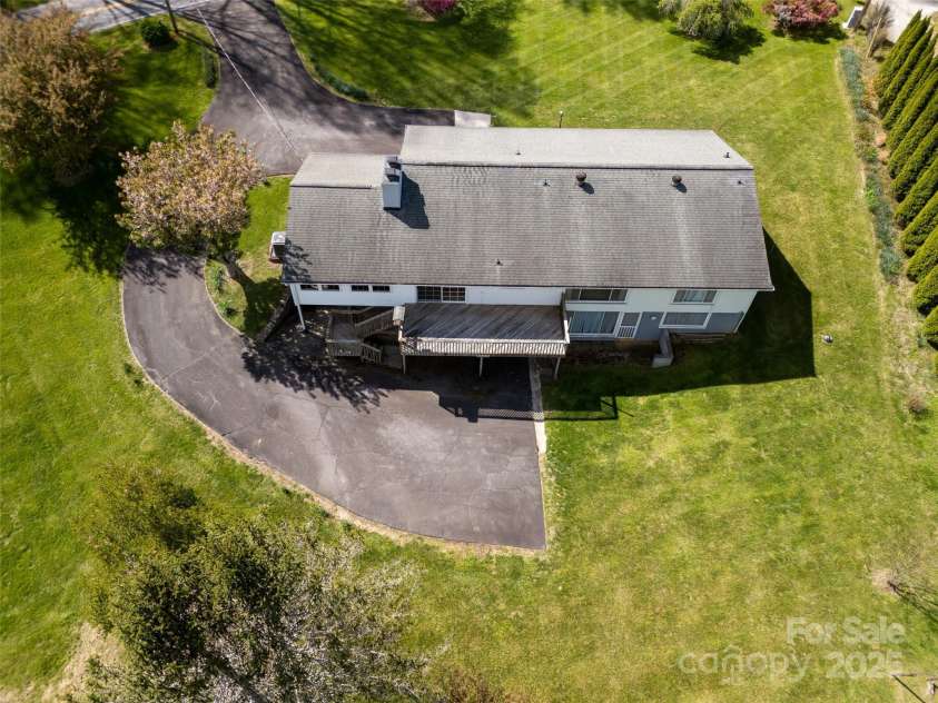 196 Woodland Terrace, Brevard, NC 28712.  MLS# CAR4254035, YatesRealty ID 13024. 