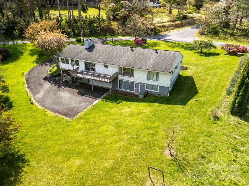 196 Woodland Terrace, Brevard, NC 28712.  MLS# CAR4254035, YatesRealty ID 13024. 