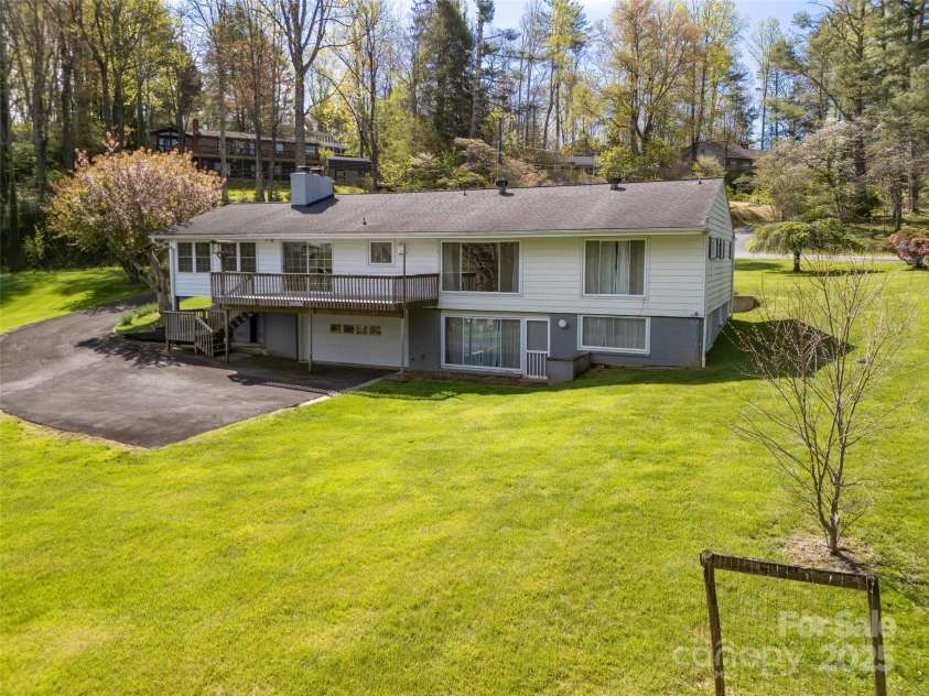 196 Woodland Terrace, Brevard, NC 28712.  MLS# CAR4254035, YatesRealty ID 13024. 