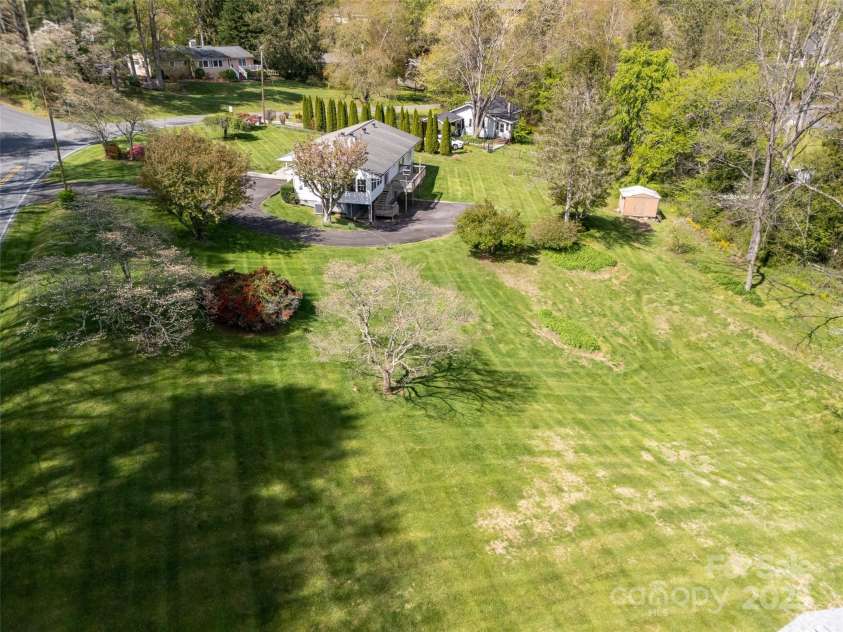 196 Woodland Terrace, Brevard, NC 28712.  MLS# CAR4254035, YatesRealty ID 13024. 