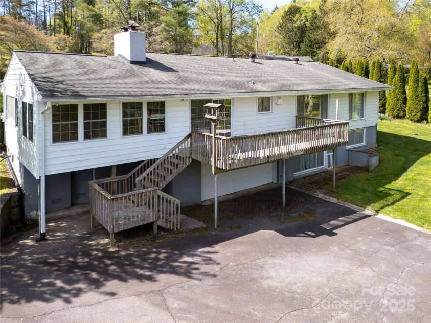 196 Woodland Terrace, Brevard, NC 28712.  MLS# CAR4254035, YatesRealty ID 13024. 