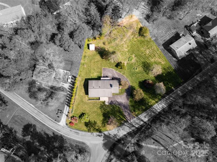 196 Woodland Terrace, Brevard, NC 28712.  MLS# CAR4254035, YatesRealty ID 13024. 