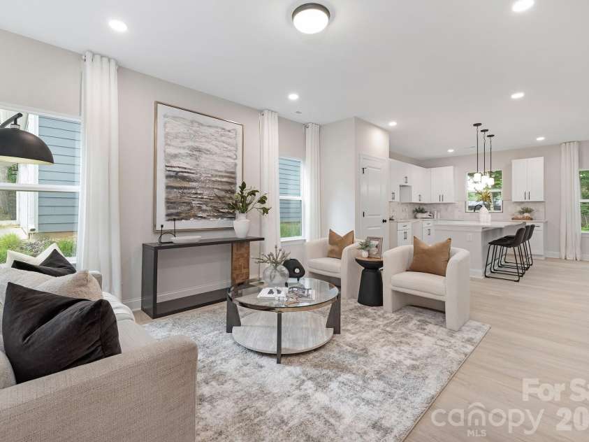 4015 Oakdale Road, Charlotte, NC 28216.  MLS# CAR4345799, YatesRealty ID 13025. 