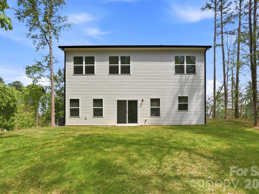 4015 Oakdale Road, Charlotte, NC 28216.  MLS# CAR4345799, YatesRealty ID 13025. 