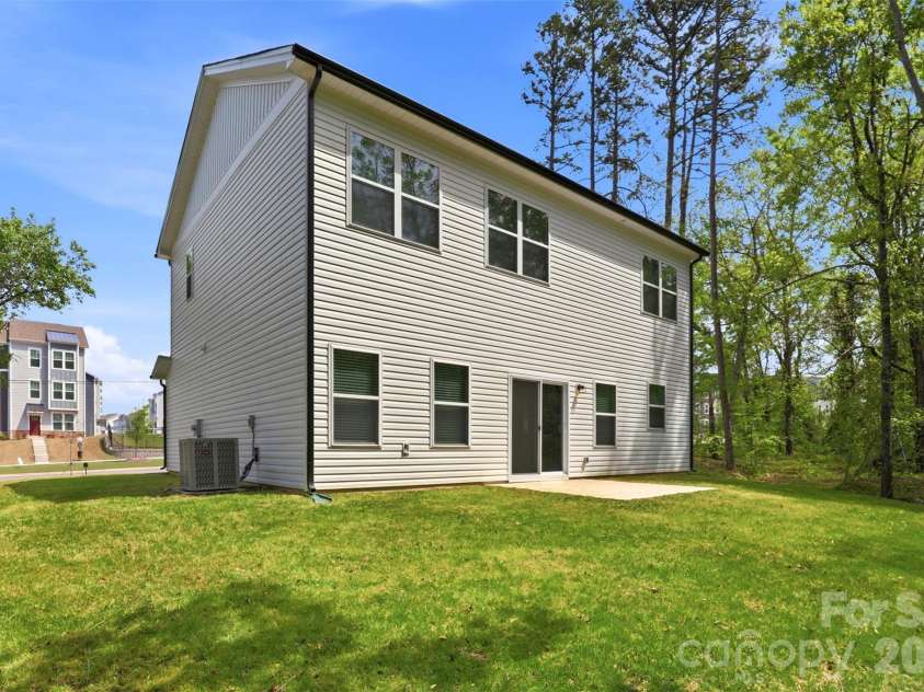 4015 Oakdale Road, Charlotte, NC 28216.  MLS# CAR4345799, YatesRealty ID 13025. 