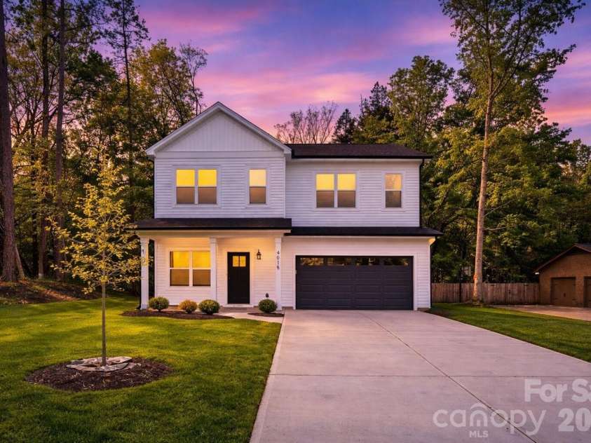 4015 Oakdale Road, Charlotte, NC 28216.  MLS# CAR4345799, YatesRealty ID 13025. 