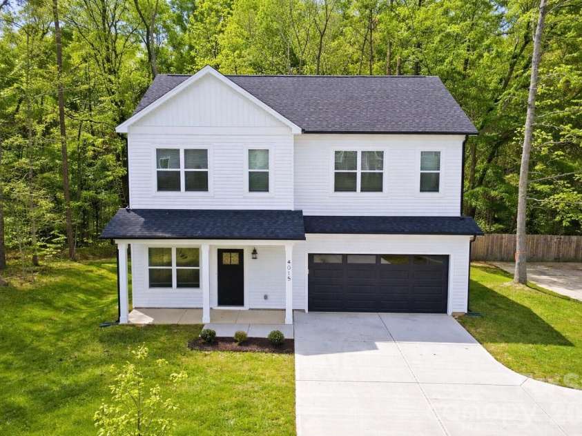 4015 Oakdale Road, Charlotte, NC 28216.  MLS# CAR4345799, YatesRealty ID 13025. 