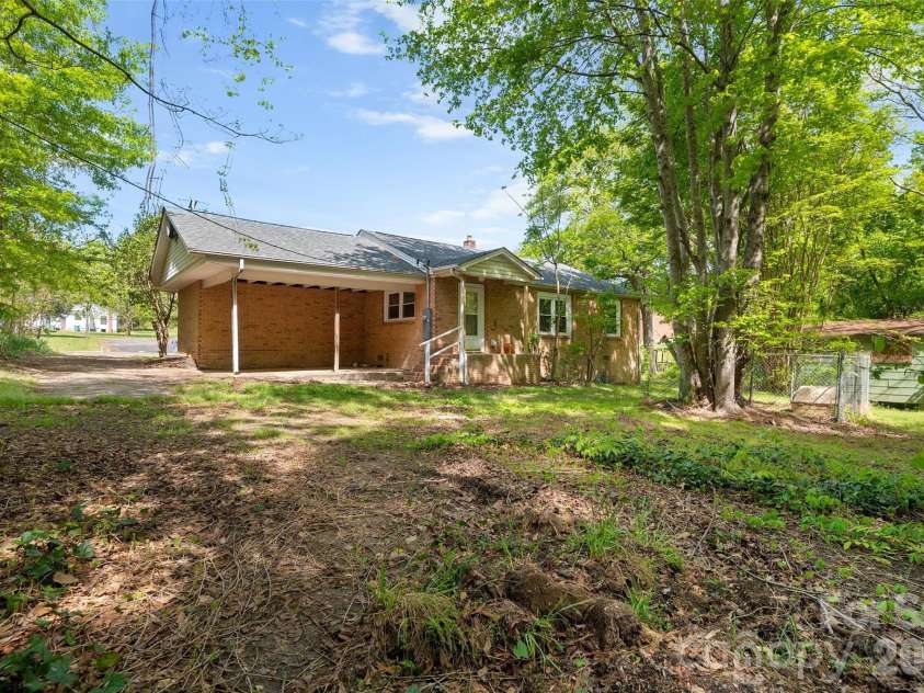 1514 Franklin Street, Gastonia, NC 28054.  MLS# CAR4368520, YatesRealty ID 13026. 