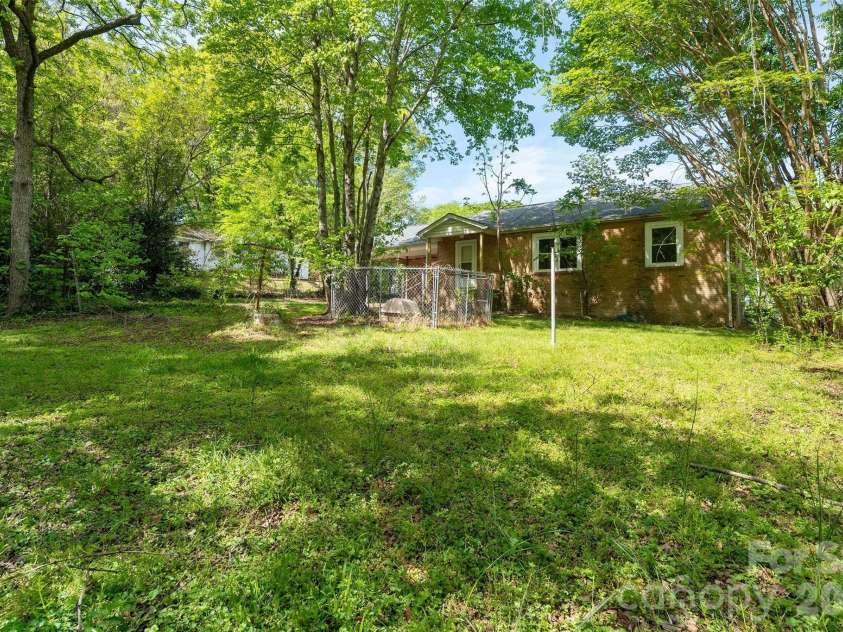 1514 Franklin Street, Gastonia, NC 28054.  MLS# CAR4368520, YatesRealty ID 13026. 