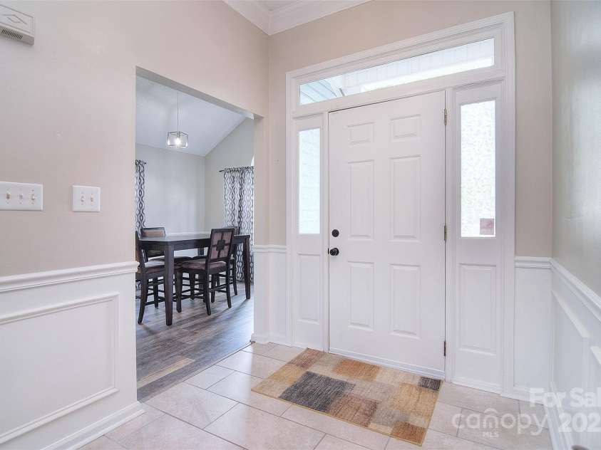 9051 Country Barn Court, Charlotte, NC 28273.  MLS# CAR4256562, YatesRealty ID 13026. 