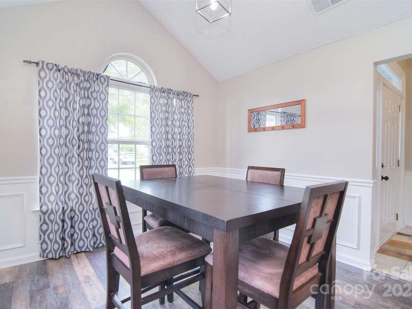 9051 Country Barn Court, Charlotte, NC 28273.  MLS# CAR4256562, YatesRealty ID 13026. 