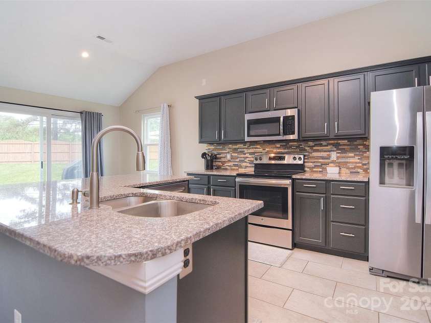 9051 Country Barn Court, Charlotte, NC 28273.  MLS# CAR4256562, YatesRealty ID 13026. 