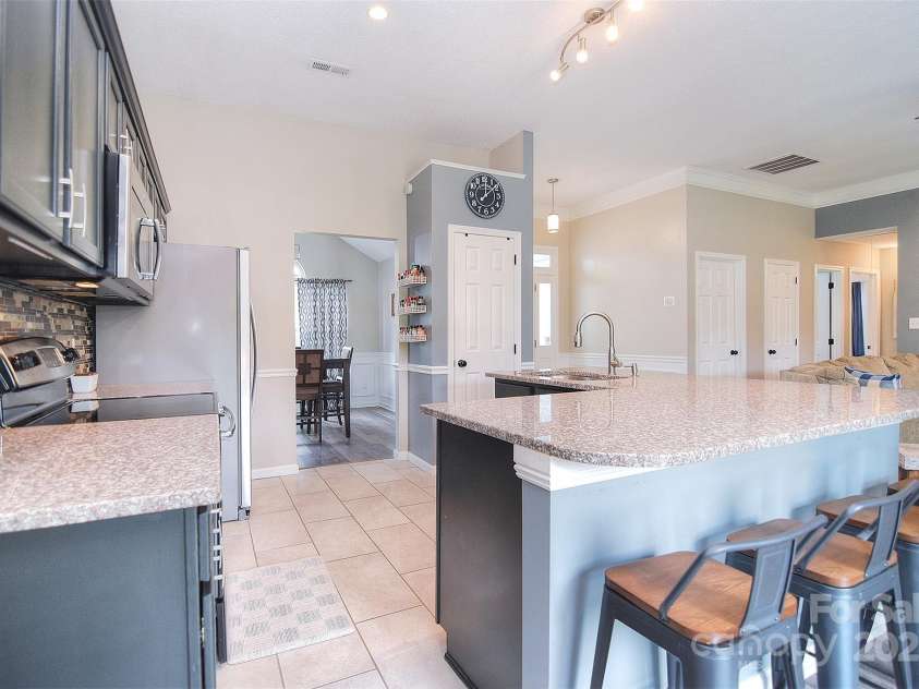 9051 Country Barn Court, Charlotte, NC 28273.  MLS# CAR4256562, YatesRealty ID 13026. 