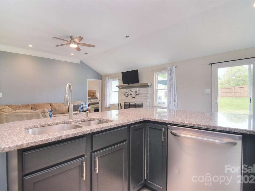 9051 Country Barn Court, Charlotte, NC 28273.  MLS# CAR4256562, YatesRealty ID 13026. 