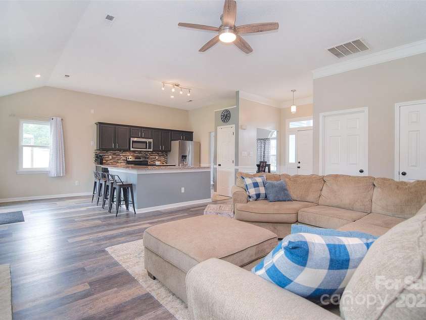 9051 Country Barn Court, Charlotte, NC 28273.  MLS# CAR4256562, YatesRealty ID 13026. 