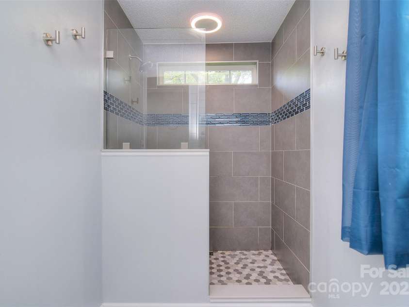 9051 Country Barn Court, Charlotte, NC 28273.  MLS# CAR4256562, YatesRealty ID 13026. 