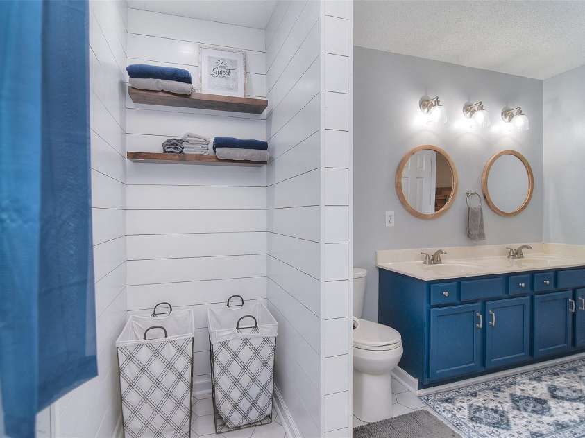 9051 Country Barn Court, Charlotte, NC 28273.  MLS# CAR4256562, YatesRealty ID 13026. 