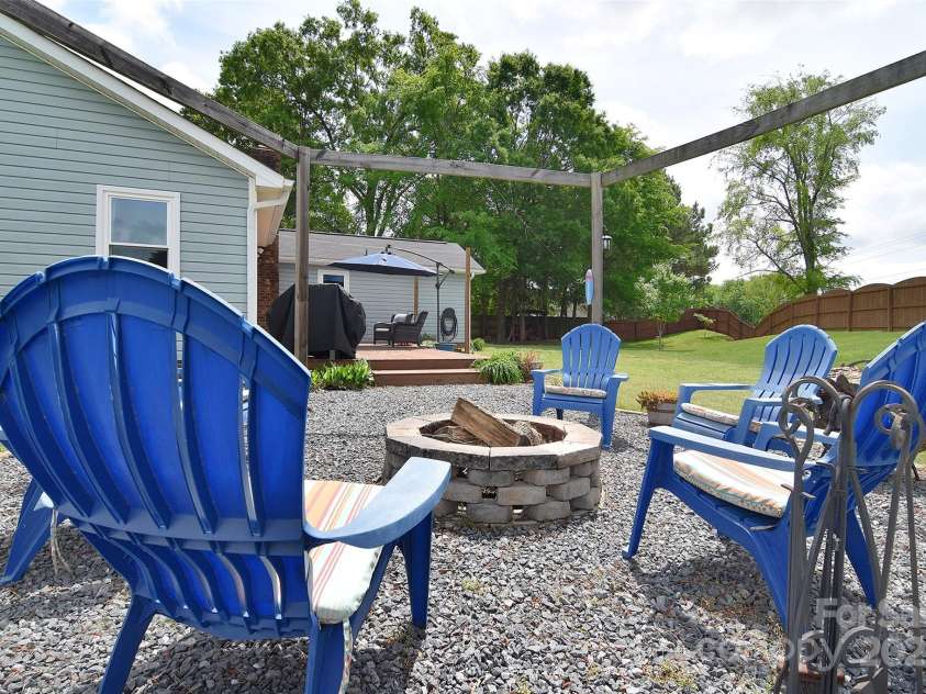 9051 Country Barn Court, Charlotte, NC 28273.  MLS# CAR4256562, YatesRealty ID 13026. 