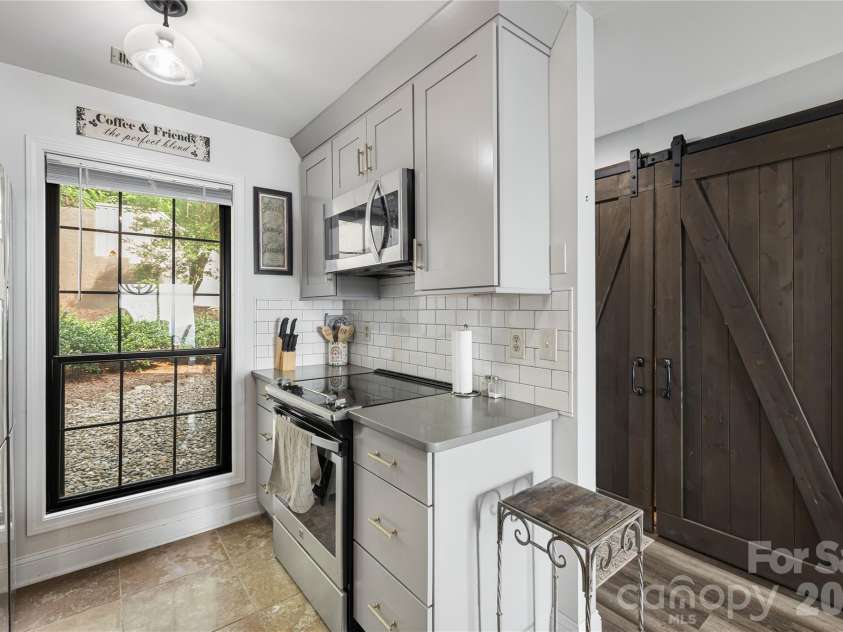 2881 White Oak Mountain Road, Columbus, NC 28722.  MLS# CAR4409753, YatesRealty ID 13027. 
