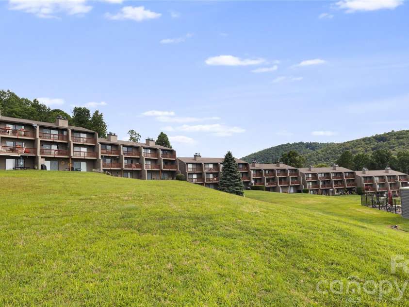 2881 White Oak Mountain Road, Columbus, NC 28722.  MLS# CAR4409753, YatesRealty ID 13027. 