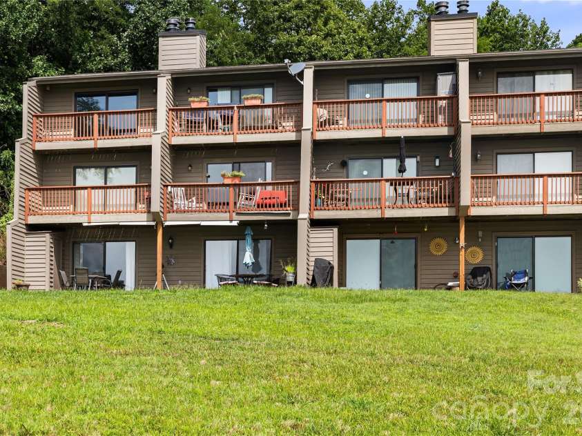 2881 White Oak Mountain Road, Columbus, NC 28722.  MLS# CAR4409753, YatesRealty ID 13027. 