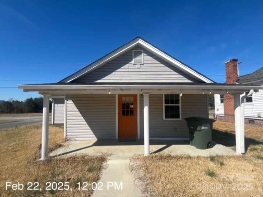 910 Linwood Road, Gastonia, NC 28052.  MLS# CAR4239143, YatesRealty ID 13027. 