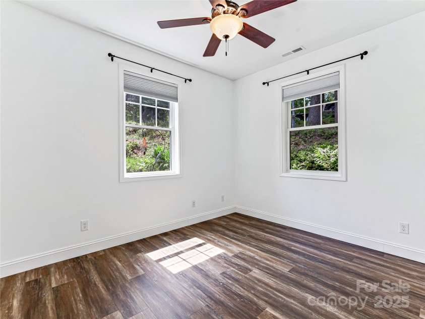34 Gaia Lane, Asheville, NC 28806.  MLS# CAR4244937, YatesRealty ID 13028. 