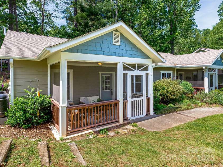34 Gaia Lane, Asheville, NC 28806.  MLS# CAR4244937, YatesRealty ID 13028. 